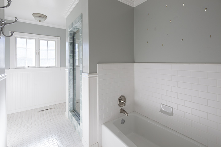 Bathroom 2 (B) picture - 2342 Middlefield Rd, Palo Alto 94301