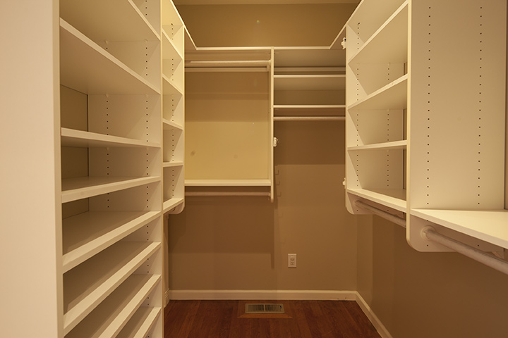 Master Closet (A) picture - 2342 Middlefield Rd, Palo Alto 94301