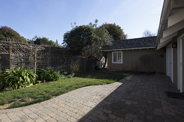Patio (A) picture - 2342 Middlefield Rd, Palo Alto 94301