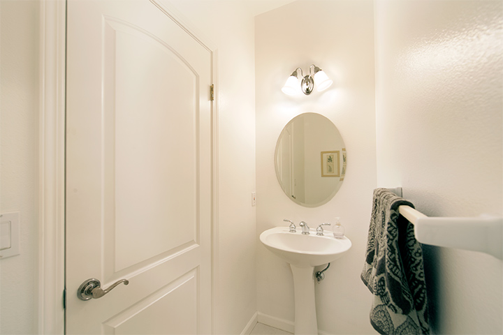 Half Bath picture - 2585 Park Blvd, Unit Z204, Palo Alto 94306