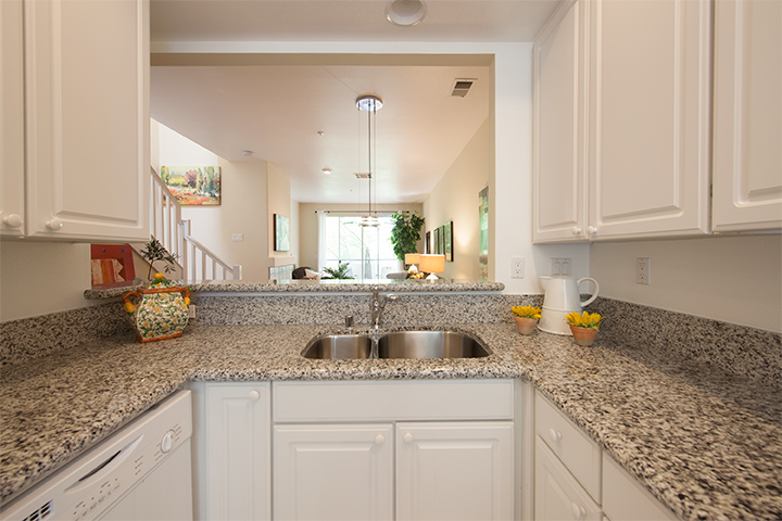 Kitchen picture - 2585 Park Blvd, Unit Z204, Palo Alto 94306