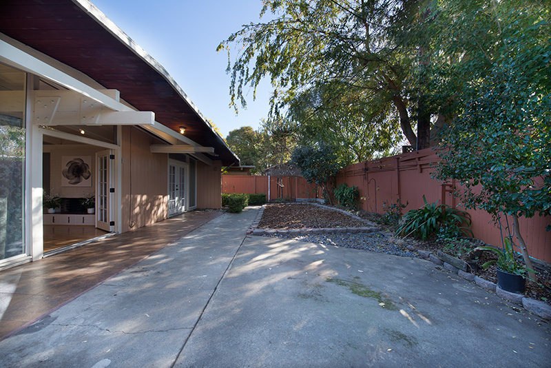 Backyard Patio picture - 3661 Ramona Cir, Palo Alto 94306