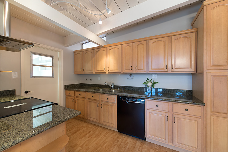 Kitchen - 3661 Ramona Cir, Palo Alto