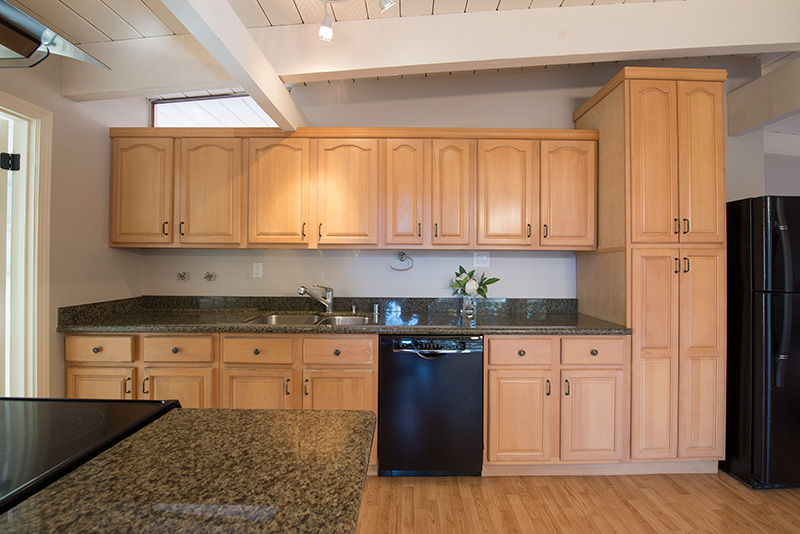 Kitchen picture - 3661 Ramona Cir, Palo Alto 94306