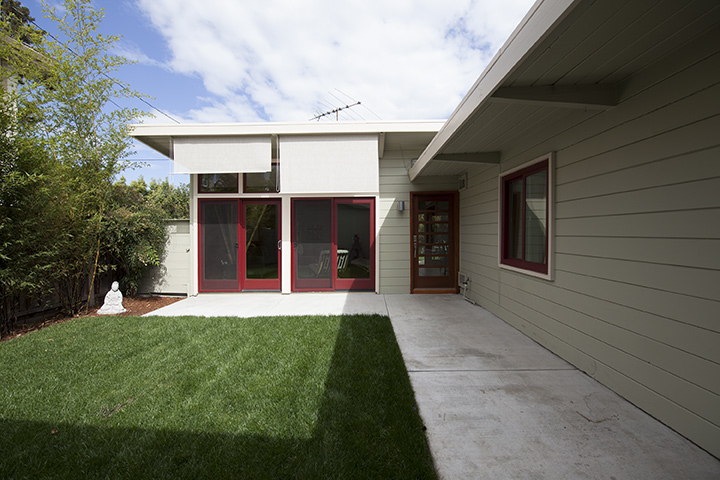 Court Yard picture - 3545 Ramona St, Palo Alto 94306