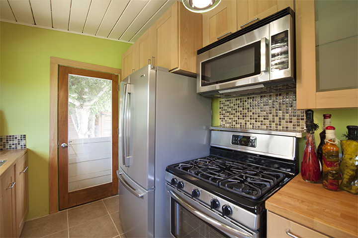 3545 Ramona St - Kitchen