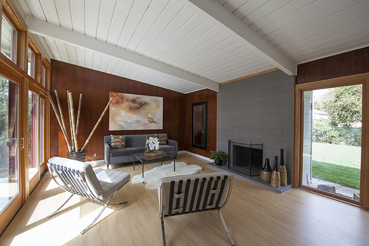 3545 Ramona St - Living Room