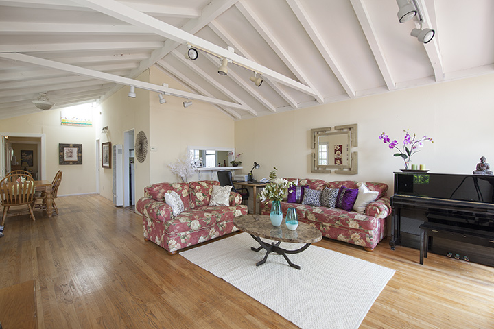 2951 South Ct - Living Room