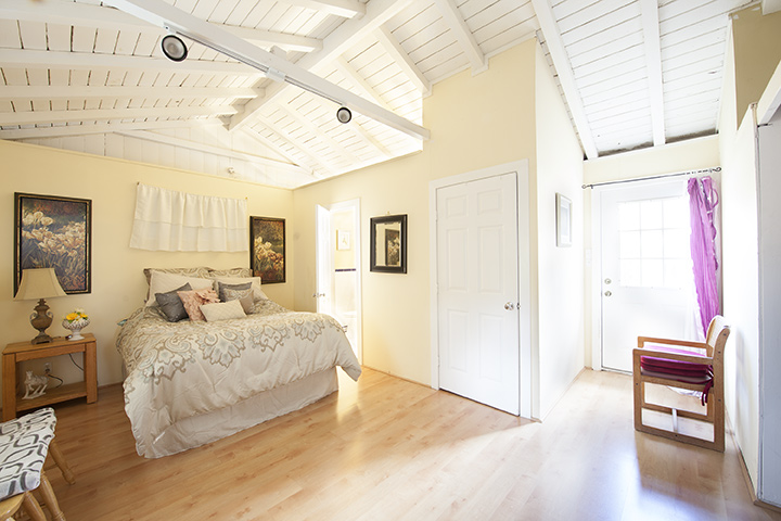 Master Bedroom picture - 2951 South Ct, Palo Alto 94306