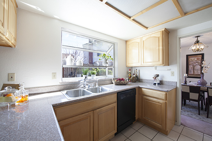 1609 Stanwich Rd - Kitchen