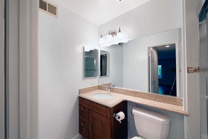 Master Bath picture - 2452 W Bayshore Rd, Unit 5, Palo Alto 94303
