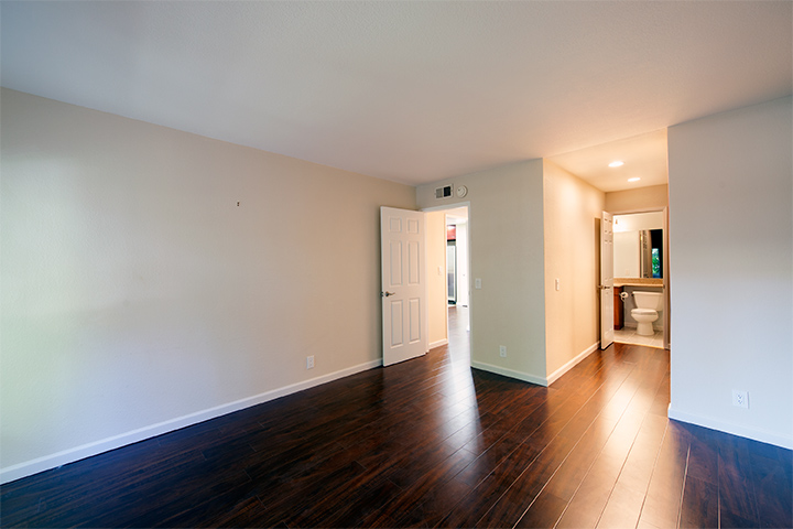 Master Bedroom picture - 2452 W Bayshore Rd, Unit 5, Palo Alto 94303
