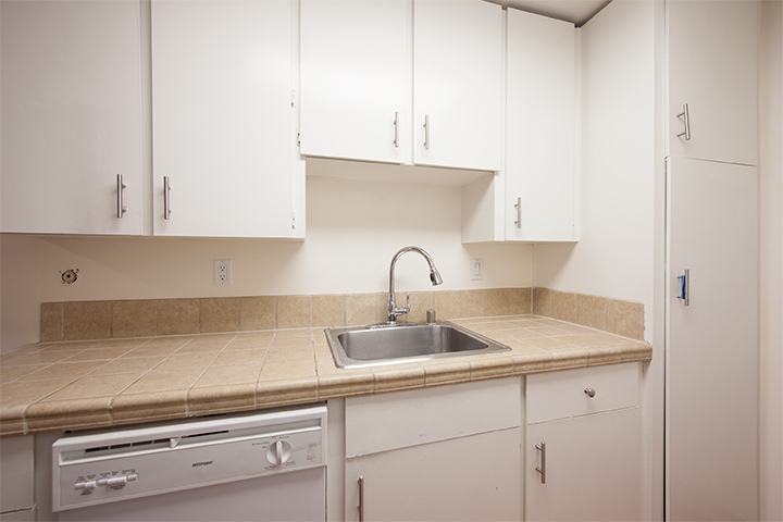 Kitchen - 2468 W Bayshore Rd, Unit 7, Palo Alto