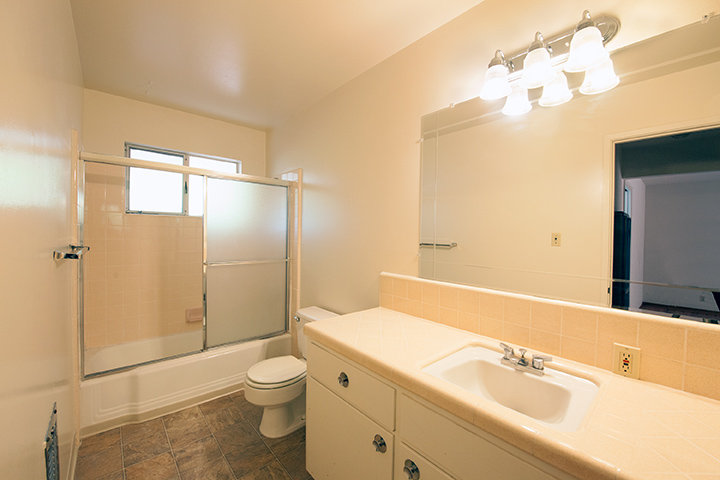 Bathroom picture - 2262 Yale St, Palo Alto