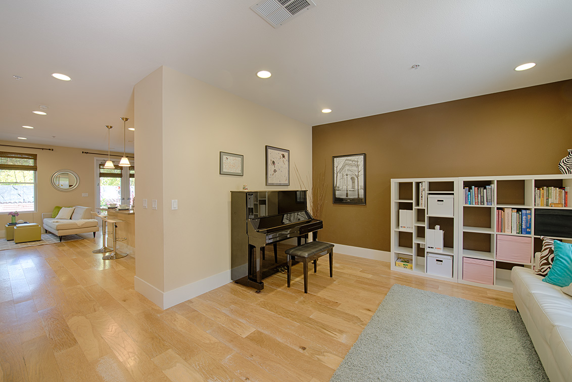 Living Room picture - 860 Altaire Walk, Palo Alto 94303