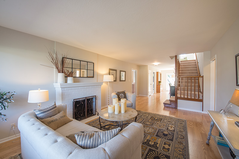 Living Room (C) picture - 3320 Bryant St, Palo Alto 94306