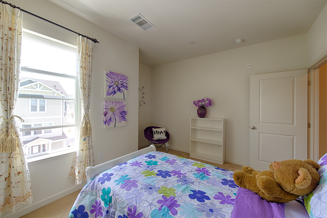 Bedroom 3 (C) picture - 1911 Cambridge Dr, Mountain View 94043