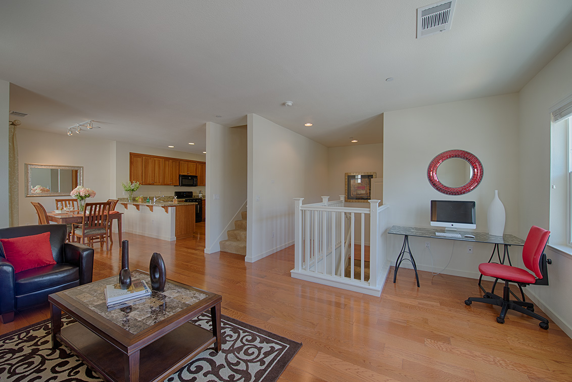 Living Room (D) picture - 1911 Cambridge Dr, Mountain View 94043