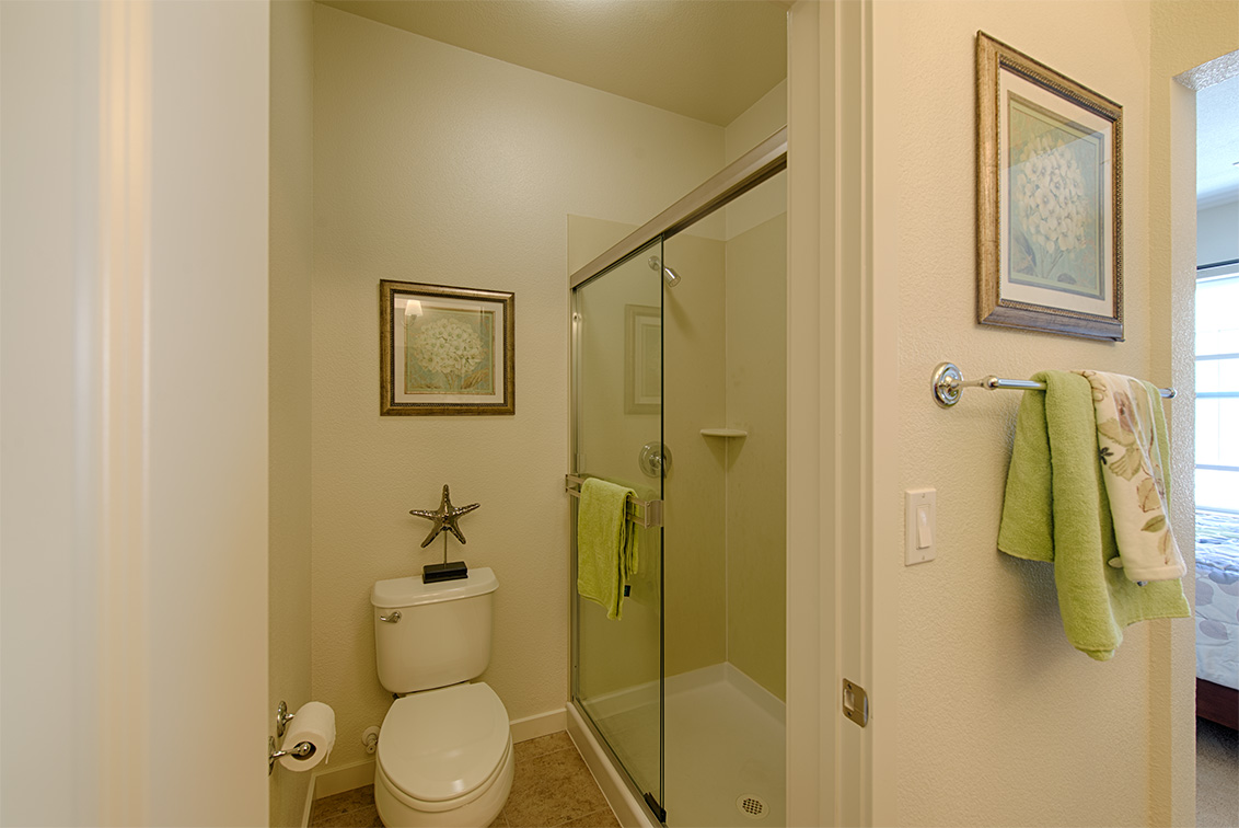 Master Bath (B) Picture - 1911 Cambridge Dr, Mountain View 94043 Master Bath (B) picture - 1911 Cambridge Dr, Mountain View 94043