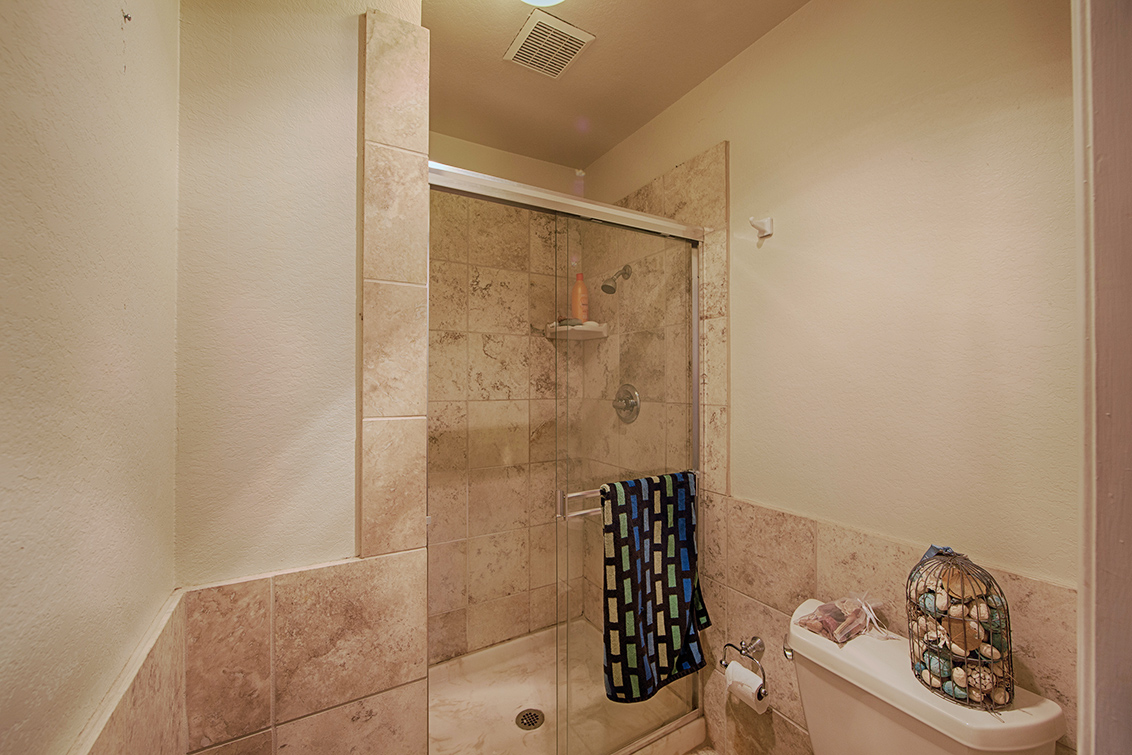 Master Bath (B) Picture - 1354 Dale Ave 13, Mountain View 94040 Master Bath (B) picture - 1354 Dale Ave 13, Mountain View 94040