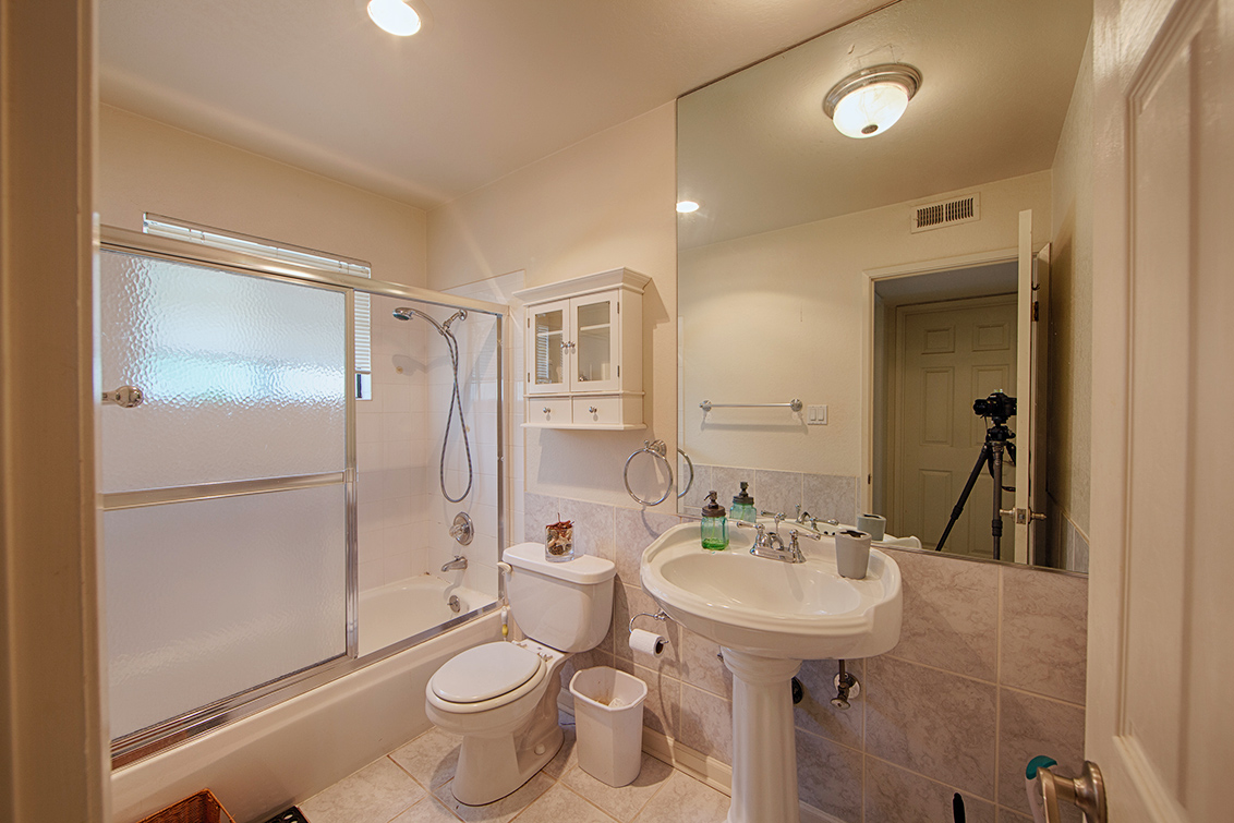 Master Bath (C) Picture - 1354 Dale Ave 13, Mountain View 94040 Master Bath (C) picture - 1354 Dale Ave 13, Mountain View 94040