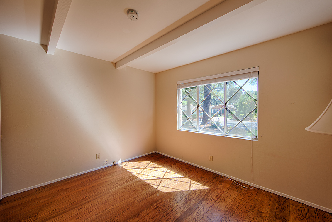 Bedroom 3 (B) picture - 170 Frederick Ct, Los Altos 94022