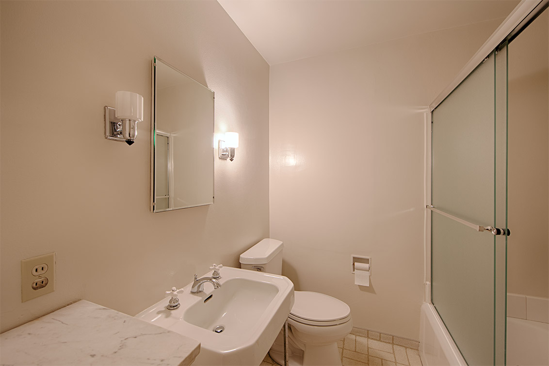 Bathroom 2 picture - 524 Gerona Rd, Stanford 94305
