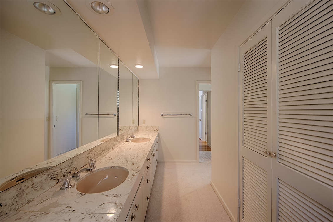 Master Bath picture - 524 Gerona Rd, Stanford 94305