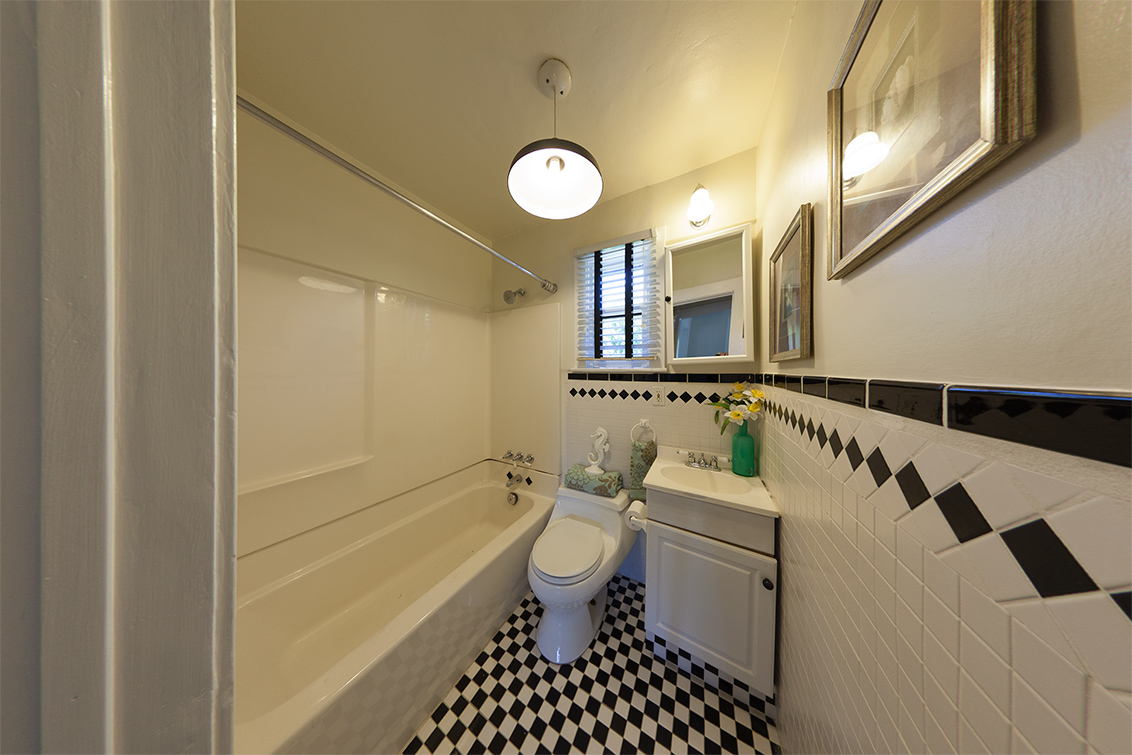Upstairs Bathroom picture - 1321 Hopkins Ave, Palo Alto 94301
