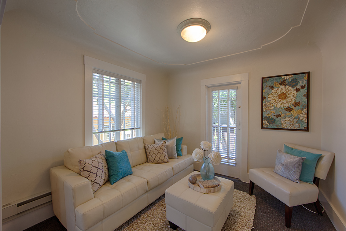 Upstairs Living Room picture - 1321 Hopkins Ave, Palo Alto 94301
