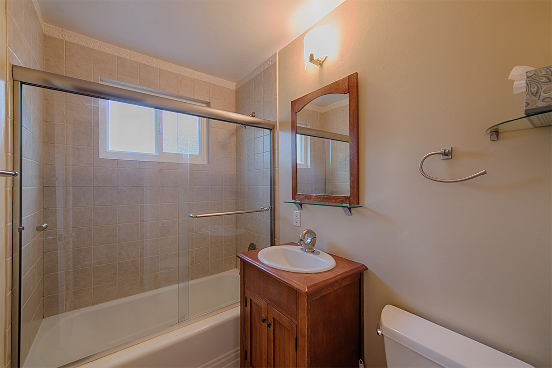 Bathroom 2 picture - 601 Matadero Ave, Palo Alto 94306