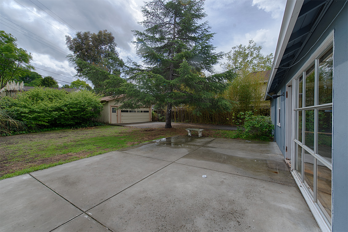 Backyard (A) picture - 714 Montrose Ave, Palo Alto 94303