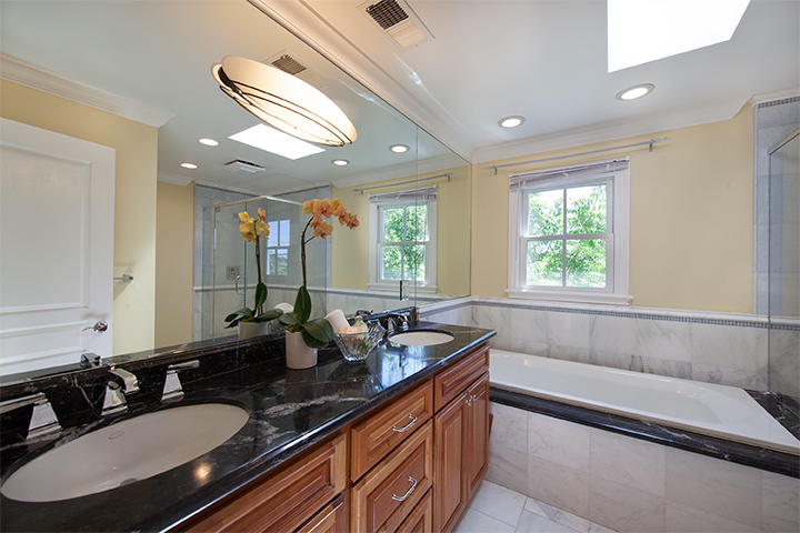 Master Bath (A) picture - 3396 Park Blvd, Palo Alto 94306