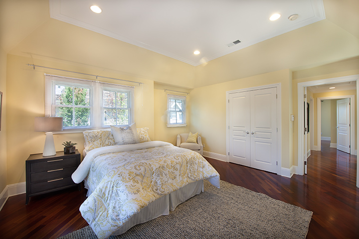 Master Bedroom (B) picture - 3396 Park Blvd, Palo Alto 94306