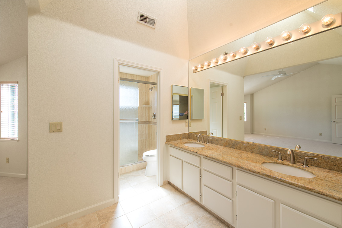 Master Bath (A) picture - 1816 Park Vista Cir, Santa Clara 95050