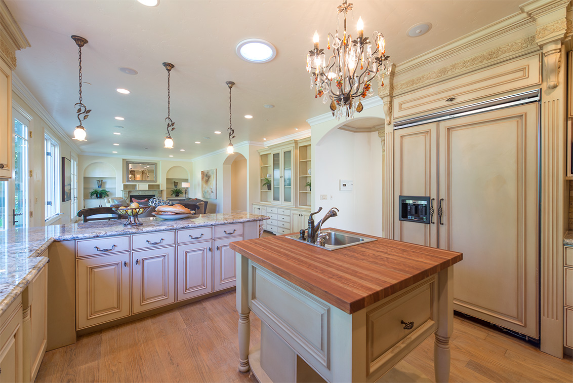 Kitchen (D) picture - 881 Parma Way, Los Altos 94024