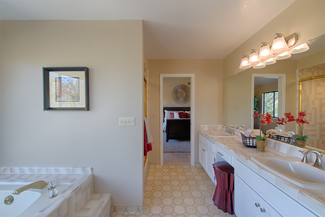 Master Bath (C) picture - 22149 Rae Ln, Cupertino 95014