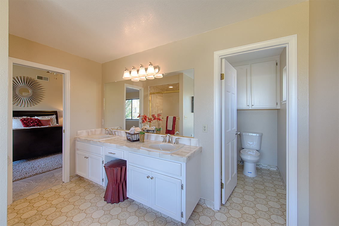 Master Bath (D) picture - 22149 Rae Ln, Cupertino 95014