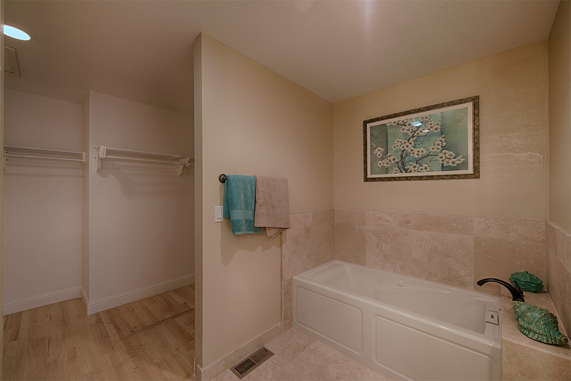 Master Bath (B) picture - 1001 Ramona Ave, San Jose 95125