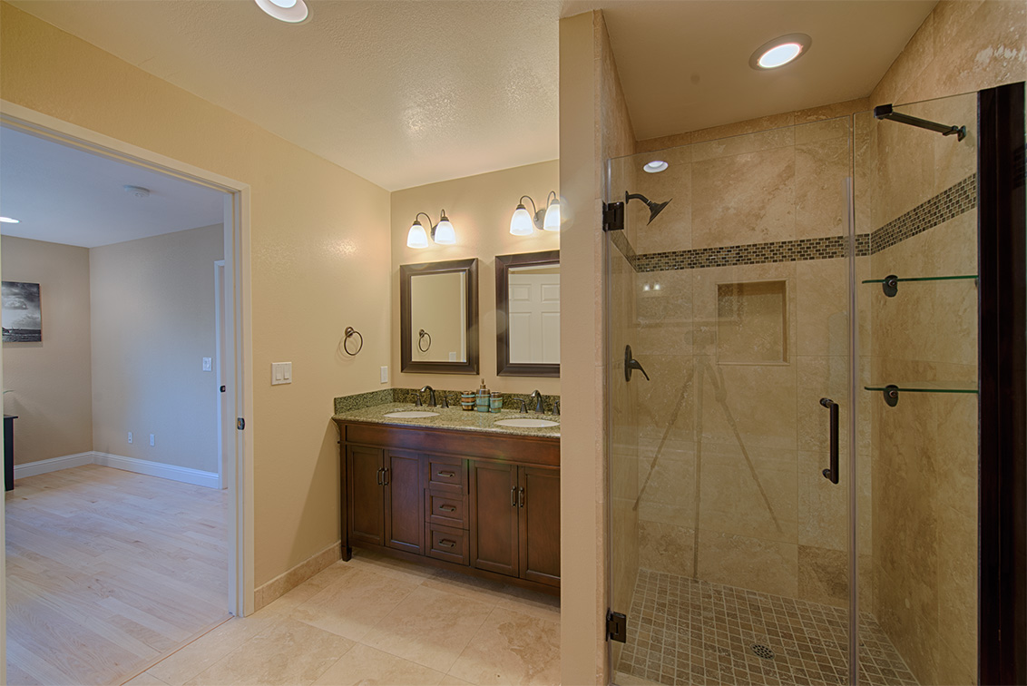 Master Bath (C) picture - 1001 Ramona Ave, San Jose 95125