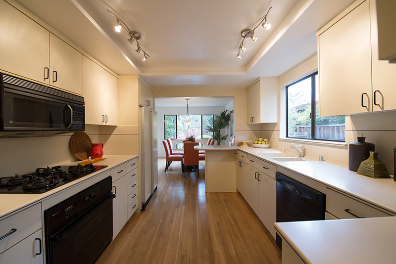 Kitchen (C) Picture - 1140 S California Ave, Palo Alto 94306 Kitchen (C) picture - 1140 S California Ave, Palo Alto 94306