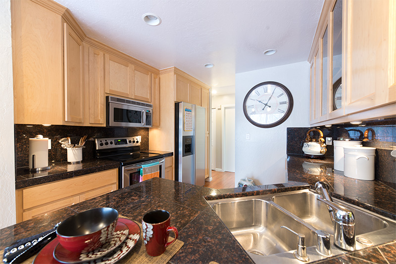 Kitchen (B) Picture - 670 San Antonio Rd 40, Palo Alto 94306 Kitchen (B) picture - 670 San Antonio Rd 40, Palo Alto 94306