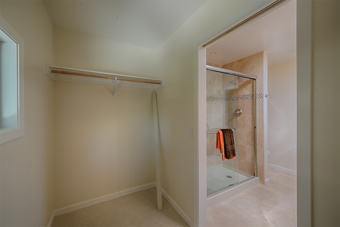 Master Closet (A) picture - 4237 Suzanne Dr, Palo Alto 94306