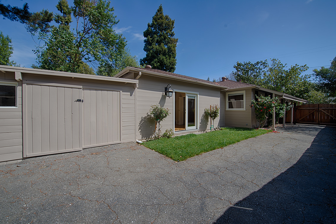 Garage (A) picture - 47 Walnut Ave, Atherton 94027