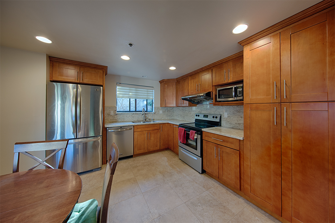 Kitchen - 749 Loma Verde Ave C, Palo Alto 94303