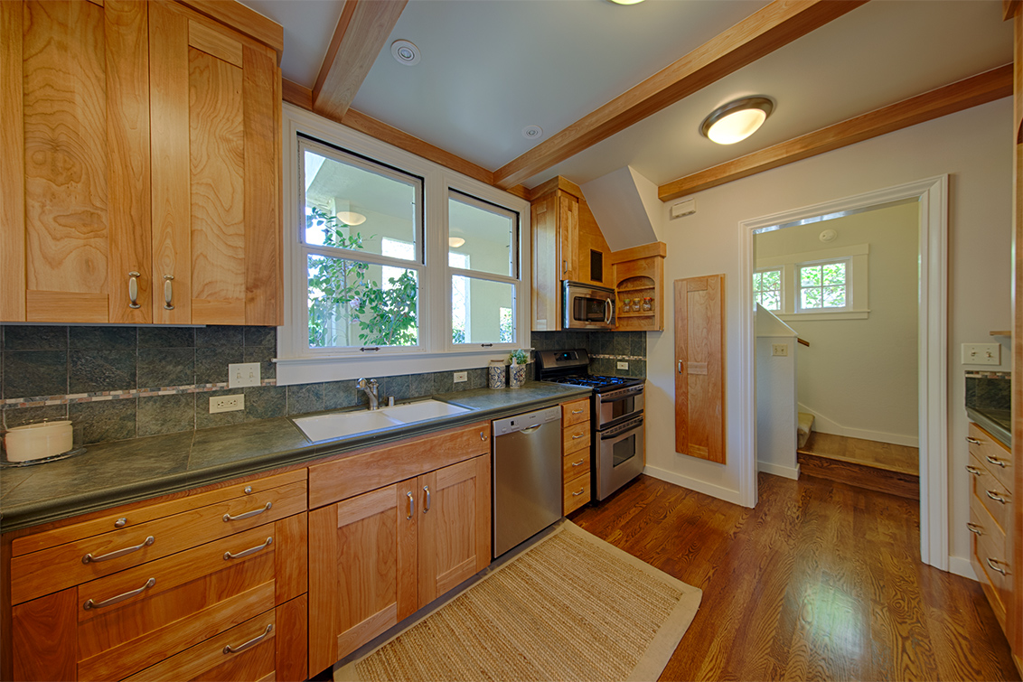 Kitchen - 569 Lowell Ave, Palo Alto 94301