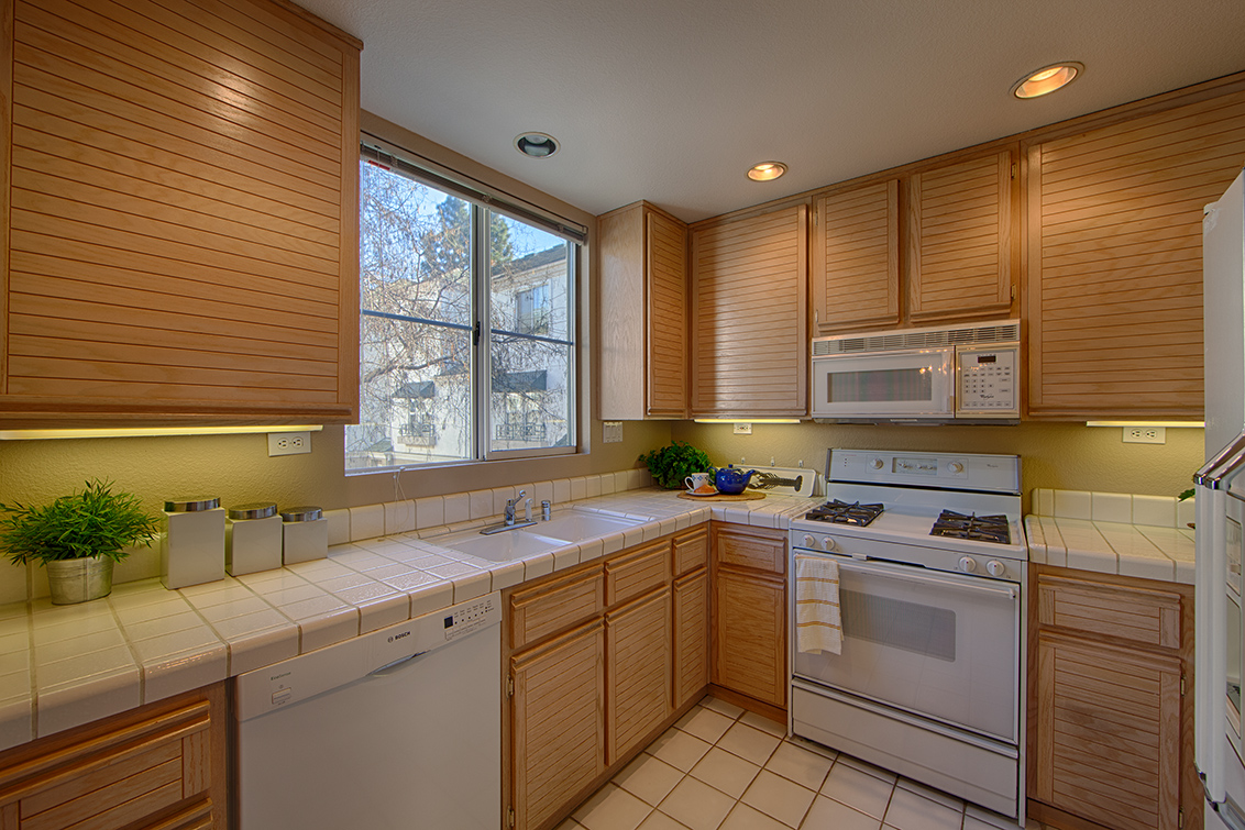 Kitchen - 470 Navaro Way 111, San Jose 95134