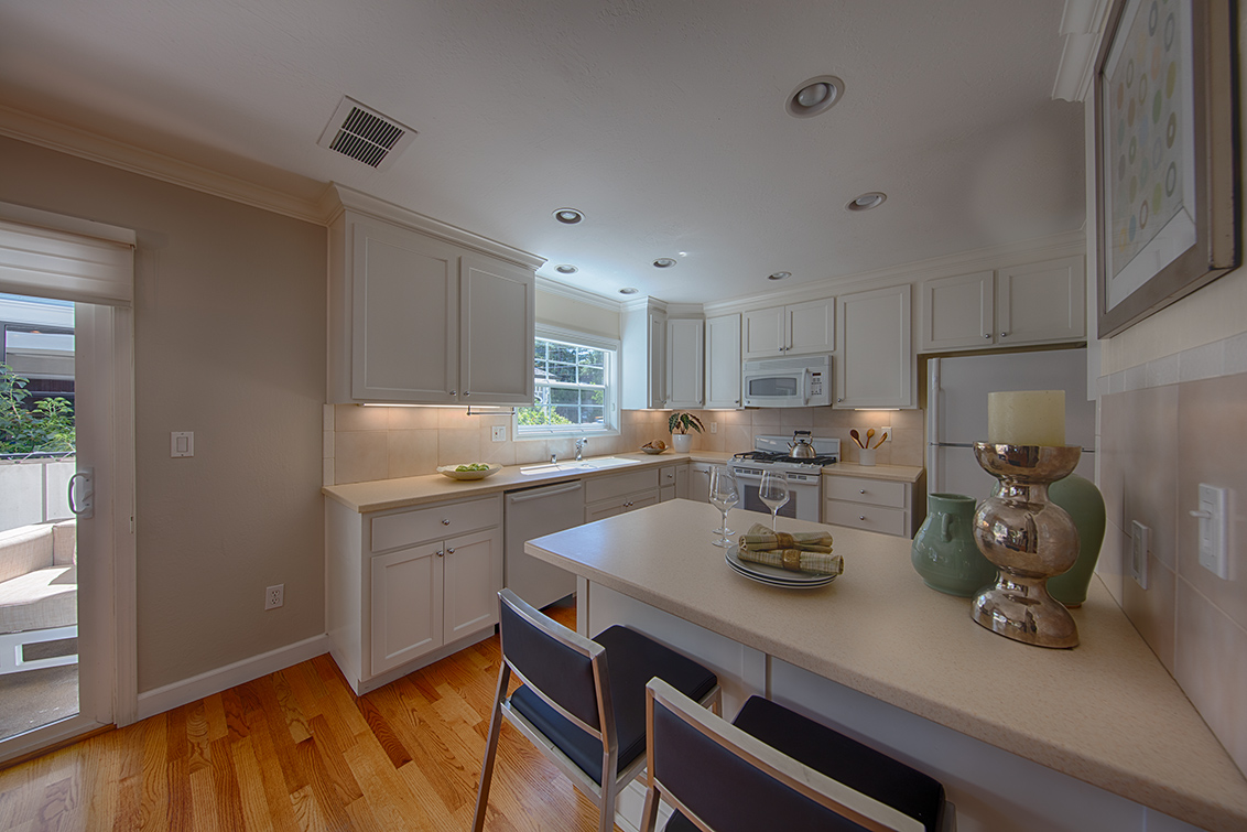 Kitchen - 451 Oak Grove Ave 4, Menlo Park 94025