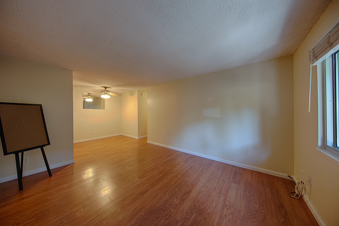 Living Room - 411 Piccadilly Pl 5, San Bruno 94066