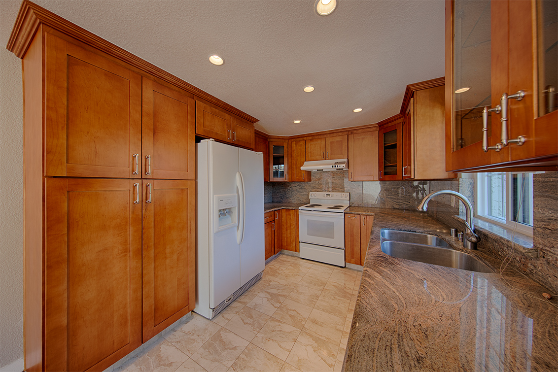 Kitchen - 19860 Portal Plaza, Cupertino 95014